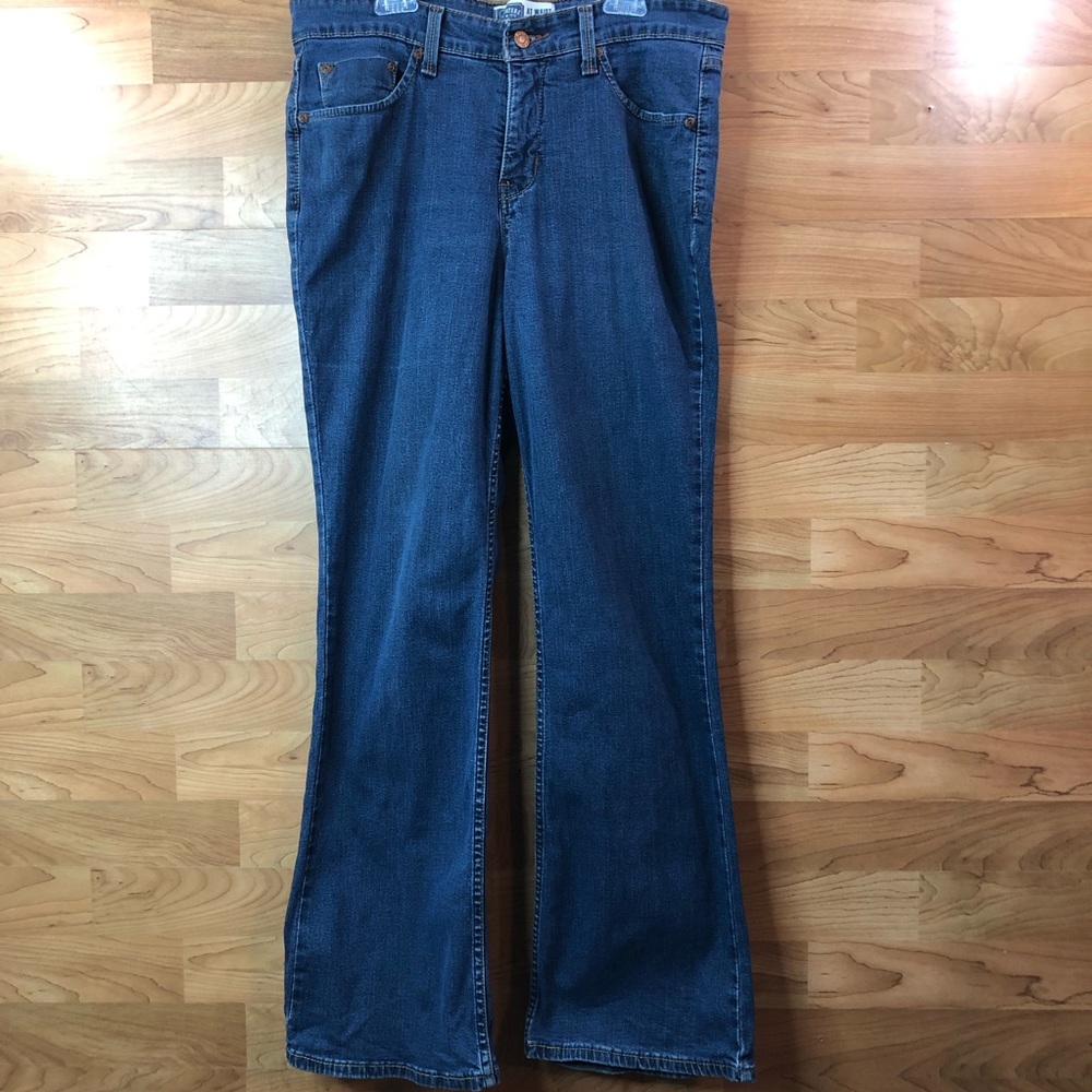 Levi’s Signature At Waist Boot Cut Jeans Size 10 Short